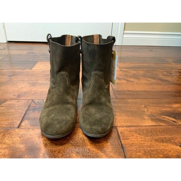 Frye & Co Brown Suede Leather Mid-Shaft Ankle Boots, Size 6 (US) - Picture 2 of 9